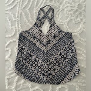 Tank with open back